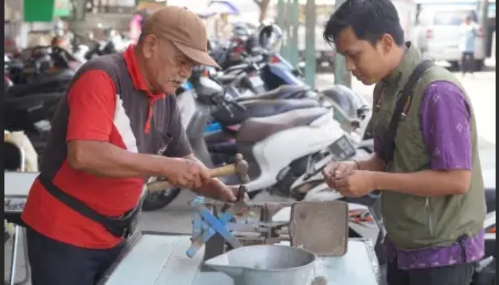 Jaga Integritas Dagang, Pemkot Kediri Hadirkan Layanan Tera Ulang Jemput Bola di Pasar Tradisional