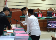 Jaksa Tuntut Bendahara PKD Sutrisno 9 Tahun Penjara Kasus Suap Perangkat Desa di Kediri, Imam Jamiin dan Darwanto 7 Tahun Penjara