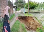 Jalan Terputus Akibat Longsor, Enam Keluarga di Trenggalek Terisolasi