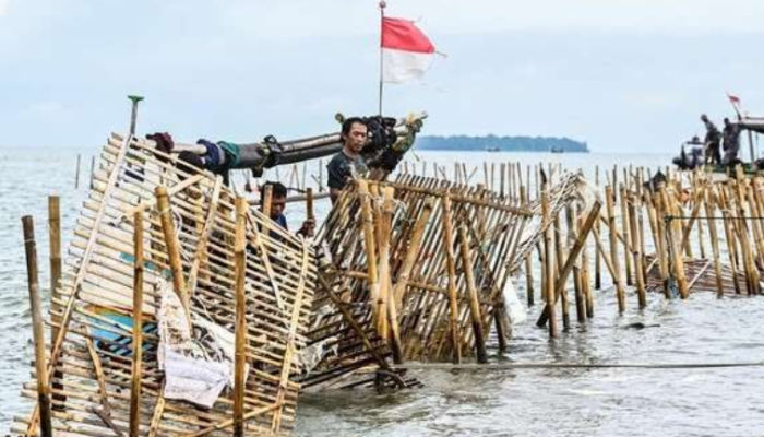 KKP Kerahkan 400 Personel dan Kapal Perang untuk Bongkar Pagar Laut di Tangerang