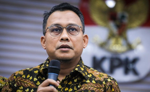 KPK Investigasi Peran Keluarga Mantan Menteri Pertanian dalam Pencucian Uang