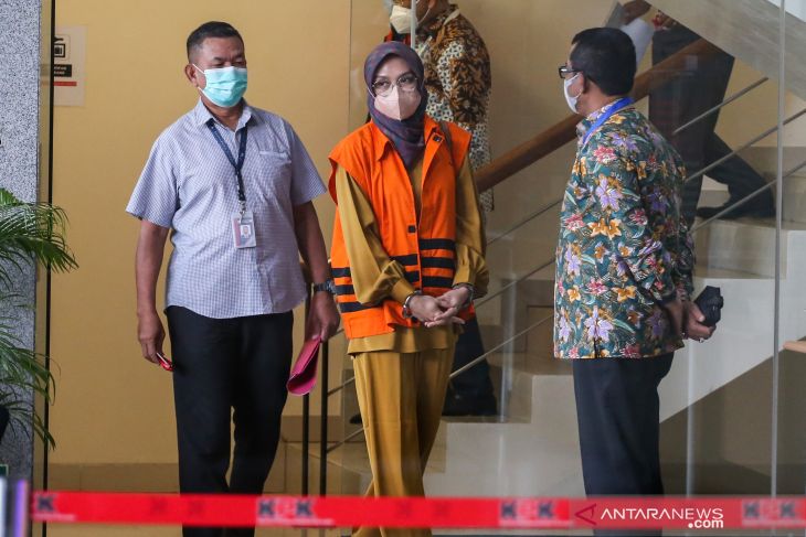 KPK Limpahkan Berkas Perkara Bupati Probolinggo dan Suaminya ke Pengadilan Tipikor