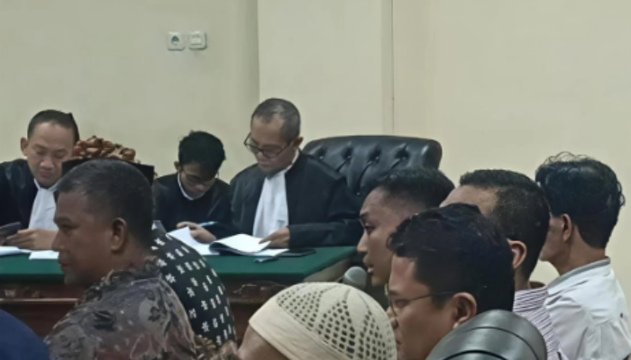 Sidang suap perangkat desa Kediri 2023 ungkap aliran dana ke Forkopimcam. Cek fakta mengejutkan soal dana talangan dan mahar jabatan di Pengadilan Tipikor Surabaya.