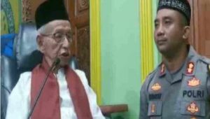 Kapolres Jombang Bertemu Mursyid Thoriqoh Shiddiqiyyah, KH Muchtar Mukti,'” Demi kejayaan Indonesia Raya. Untuk kebaikan kita bersama. Masalah fitnah ini, masalah keluarga,”