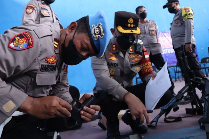 Kapolres Situbondo cek senjata api anggotanya secara periodik