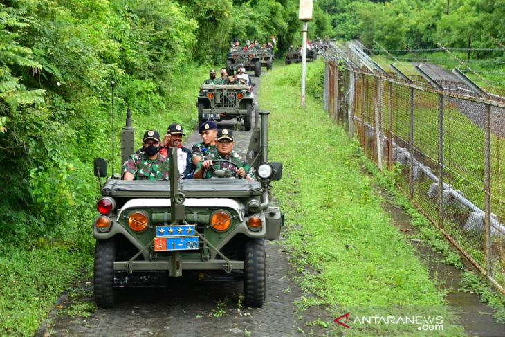 Kasal Yudo Margono Pastikan Kekuatan Jaga Laut, Saat Meninjau Artileri Senjata TNI AL