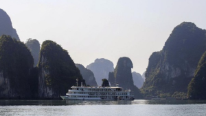 Keajaiban Ha Long Bay Terancam Hancur! Apa yang Terjadi?