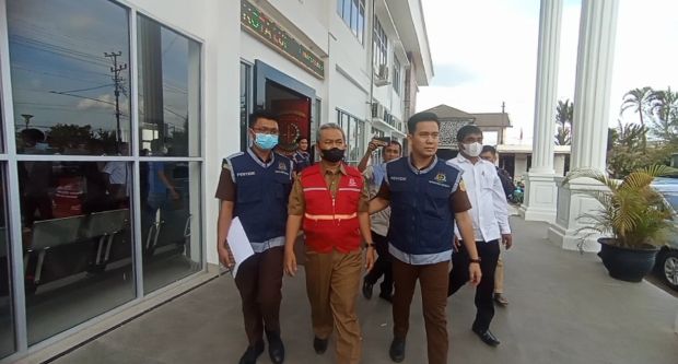 Kepala Dinas Pendidikan dan Stafnya Dijebloskan Tahanan Usai Ditetapkan Tersangka