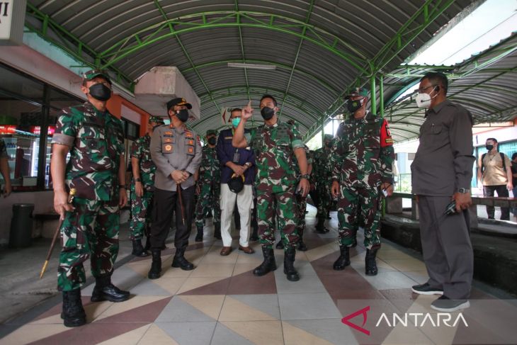 Kepulangan pekerja migran terpantau dari jalur udara darat dan laut