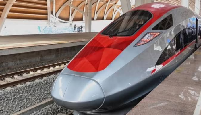 Kereta Cepat Surabaya: Swasta Merapat! Menhub Buka Pintu Lebar, APBN Fokus ke Generasi Muda