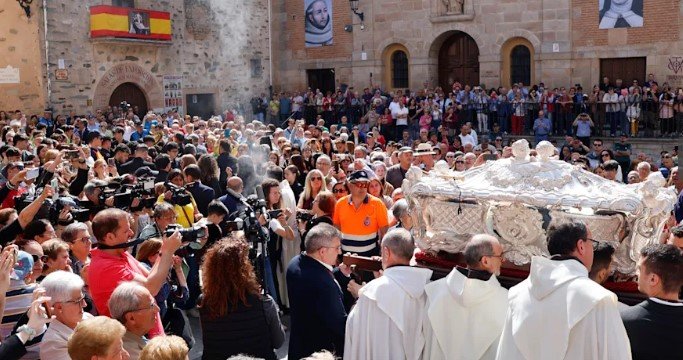 Kesaksian Iman di Hadapan Jenazah Santa Teresa dari Ávila