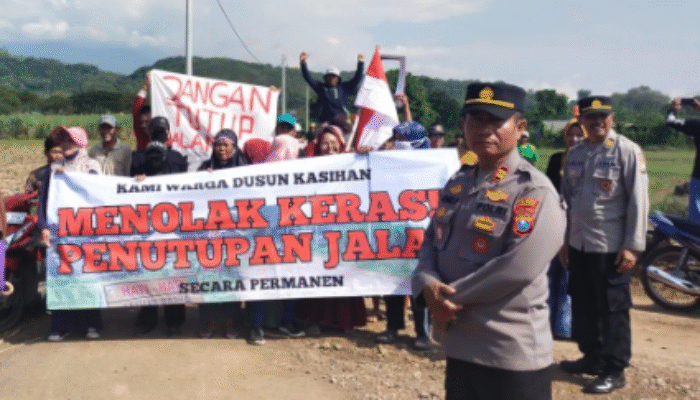 Jalan Teratai Mayaran Kediri: Ketika Arteri Desa Tersumbat Proyek Tol, Wargapun Berteriak