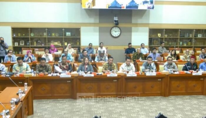 “Bajingan Diwadahin, yang Bener Dibuang!”: Komisi III DPR Geram Dengar Jeritan Korban Mafia Tanah!