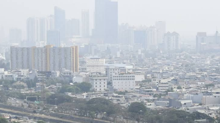 Kualitas Udara DKI Jakarta Masuk Kategori 'Tidak Sehat' Masyarakat Diminta Memakai Masker