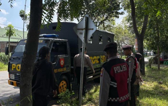 Lampu Merah Jlumpang Jadi Kuburan Premanisme