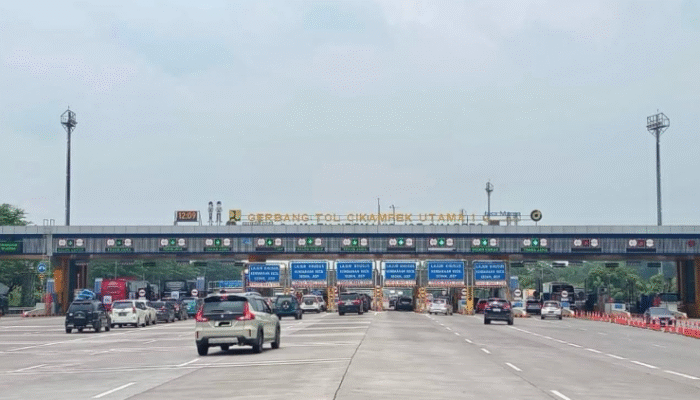 Lebih dari 300 Ribu Kendaraan Tumpah Ruah Saat Libur Panjang