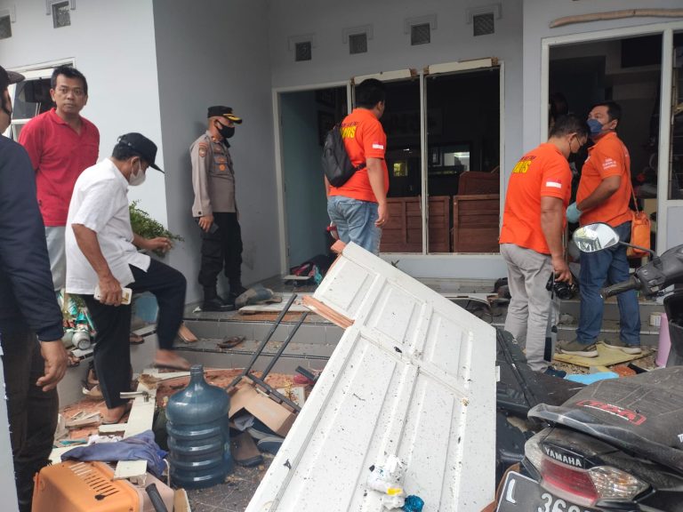 Ledakan Gas Elpigi di Kompleks Perumahan Puri Lidah Kulon Gegerkan Warga