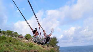 Liburan Seru di Gunungkidul Teras Kaca dan Ayunan Jogja Swing
