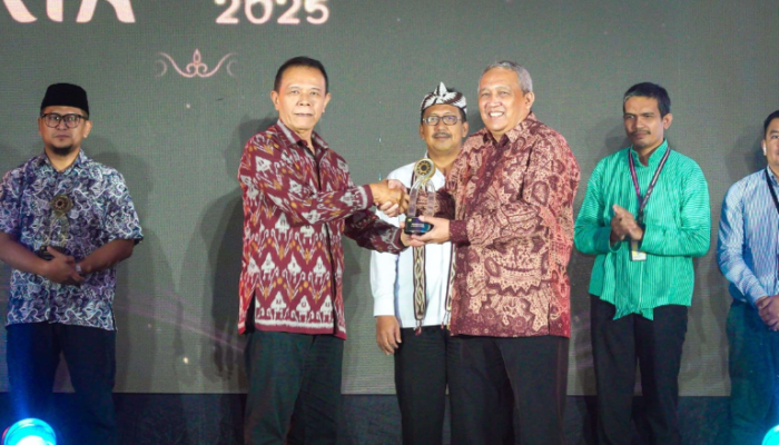 Majalah Kemenperin Sabet Penghargaan Humas Bergengsi