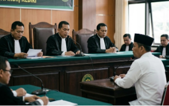 Majelis Hakim Pertimbangkan Penglibatan Bupati dan Pejabat di Pemkab Dalam Kasus Suap Perangkat Desa di Kediri