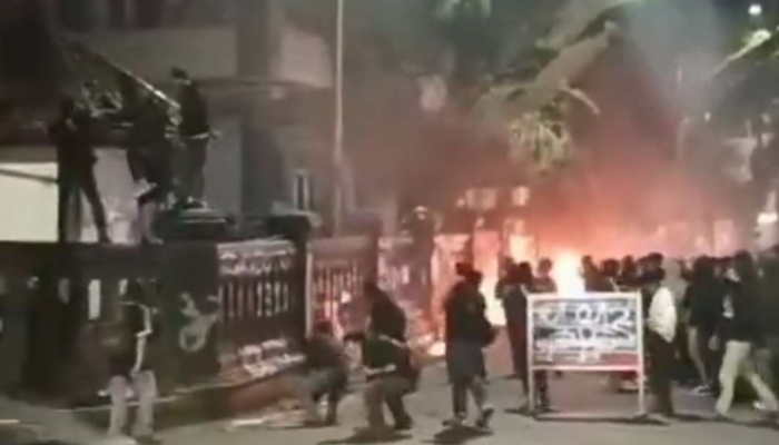 Malang Membara! Demo UU TNI Rusuh
