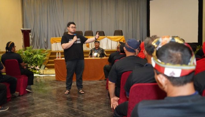 Mas Dhito Akan Perjuangkan Nasib Tenaga Honorer K2