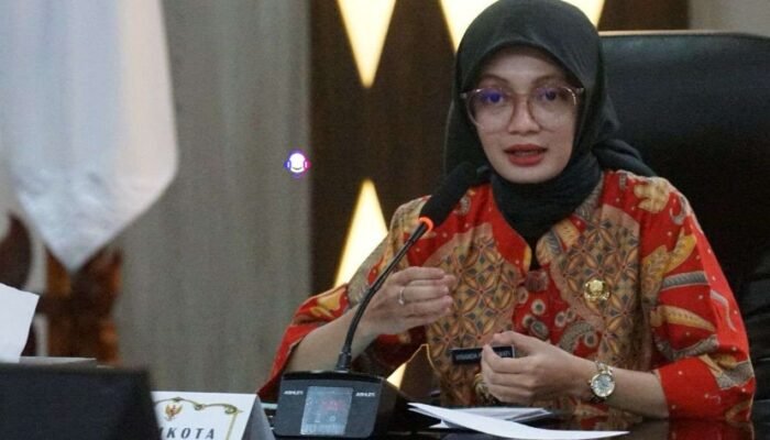 Mbak Vinanda Gebrak Dunia Pendidikan Kediri: Wisuda PAUD-SMP Dilarang Demi Kesejahteraan Orang Tua