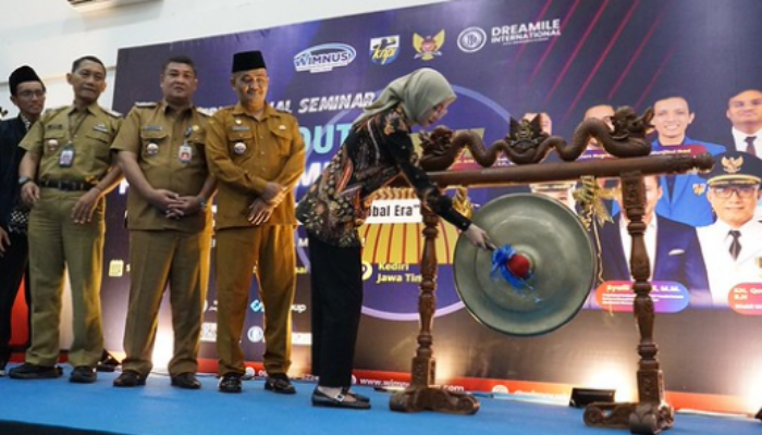 Mbak Wali Buka Seminar Internasional Pemuda Kota Kediri Minta Generasi Muda Berani Inovasi