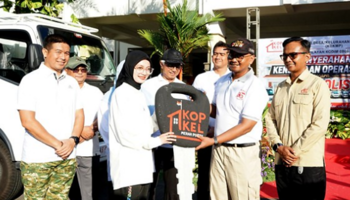 Mbak Wali Serahkan Bantuan Armada Usaha Koperasi Kelurahan Kediri Demi Mudahkan Distribusi