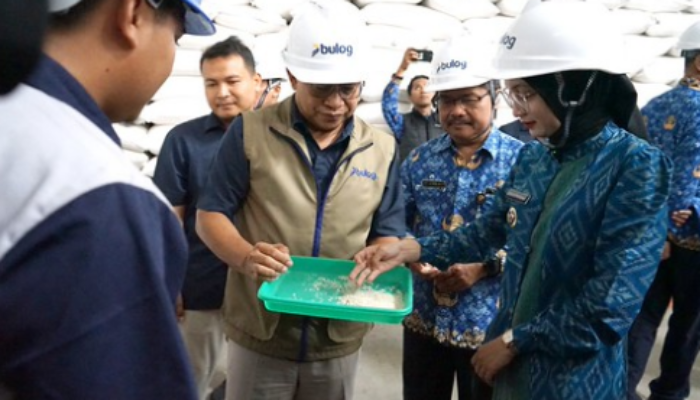 Mbak Wali Tinjau Gudang Cadangan Pangan Pastikan Pasokan Bahan Pokok Kota Kediri Melimpah