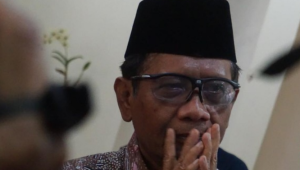 Mengejutkan! Ganjar Pranowo Pilih Mahfud MD sebagai Cawapres 2024?