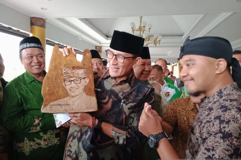 Menparekraf Promosikan Jember Sebagai Pusat Batik Ecoprint