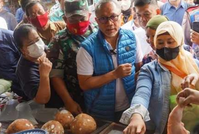 Menteri Perdagangan Zulkifli Hasan Benarkan Kenaikan Harga Tepung dan Telur