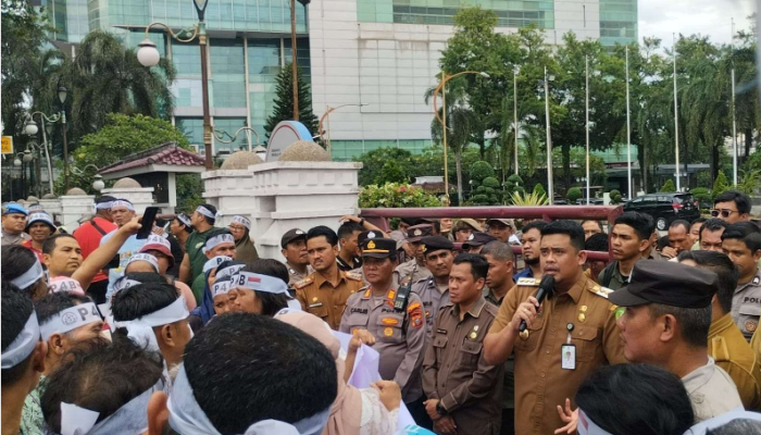 Meski Ditolak Pedagang, Bobby Nasution Tetap Jalankan Portal Parkir di Pasar Petisah