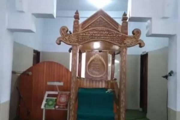 Mimbar Kyai Mojo, Masih Asli Sejak 1856 di Masjid Agung Al Falah