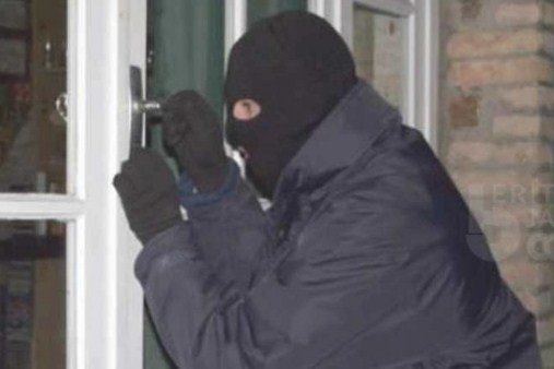 Misterius! Pria Diduga Bobol Rumah di Ketintang Kabur Usai Dipergoki Warga