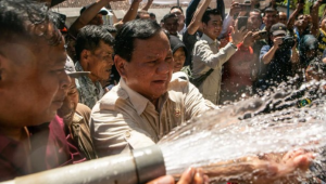 Momen Epik! Prabowo Sentuh Hati Desa dengan Pantun Ajaibnya