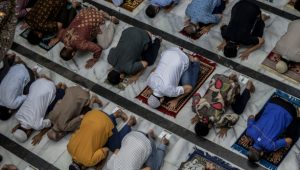 Muhammadiyah Kembalikan Aturan Shaf Sholat ke Takmir Masjid