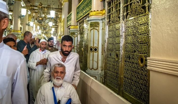 Nabi Muhammad SAW Melaknat Kuburan Orang Saleh Dijadikan Masjid