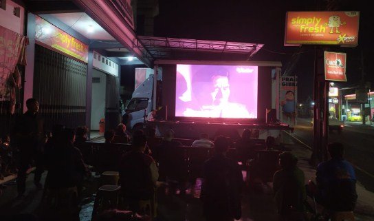 Nobar film Nobar Flim G30SPKI di DPC Partai Gerindra Kabupaten Blitar