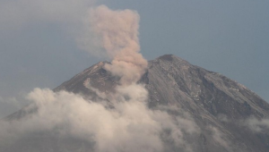 PVMBG Laporkan Letusan Gunung Semeru, Warga Diminta Waspada