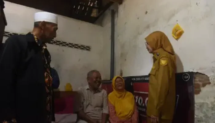 Pangkas Celah Pungli Dana Sosial, Mbak Wali Kawal Bedah Rumah Tidak Layak Huni Rp20 Juta di Kediri