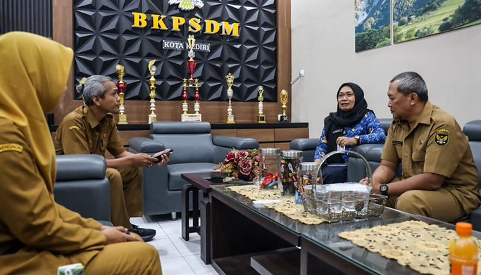 Pantau Penerapan Kerja Fleksibel Aparatur Sipil Kediri Mbak Wali Minta Pelayanan Tetap Gaspol