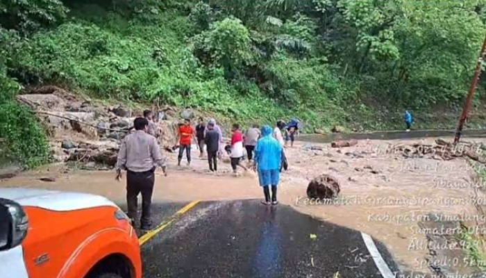 Parapat Diterjang Banjir Bandang! Akses ke Danau Toba Sempat Lumpuh