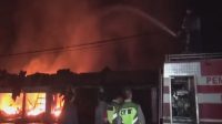 Pasar Bululawang di Kabupaten Malang Terbakar, Puluhan Kios Hangus