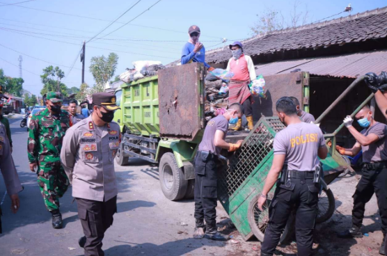 Pasar Gentongan Dibanjiri Sampah, Solusi Dahsyat Terungkap