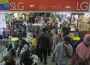 Pasar-pasar Ini Mendadak Ramai Bak Festival Jelang Lebaran