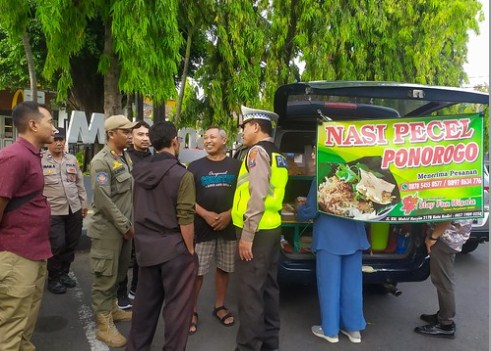 Pemerintah Kota Kediri Tertibkan Lalu Lintas dan Penataan PKL di Kawasan Jl Brawijaya