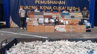 Pemusnahan Rokok Ilegal oleh Kantor Bea Cukai Madiun: Jutaan Batang Rokok Dibakar