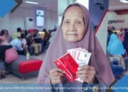 Penyaluran Dana PKH Plus Kota Kediri Sasar Ratusan Lansia Kurang Mampu untuk Biaya Pampers